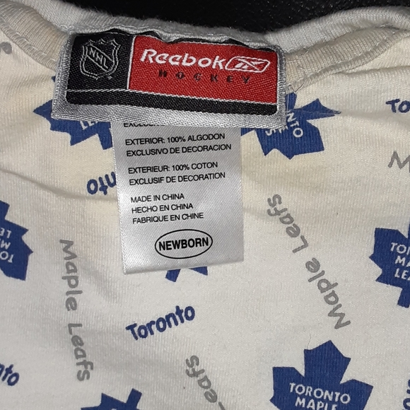 Newborns Leafs outfit & mittens - Picture 2 of 2